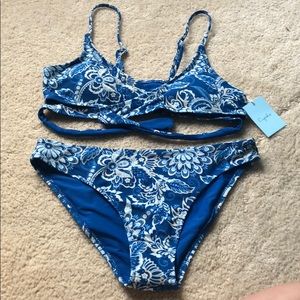 BNWT Cupshe wrap bikini